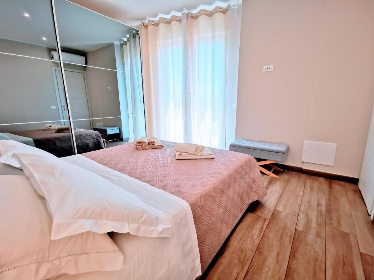 Attico Belvedere Centralissimo Vista Mare Apartment Термоли Екстериор снимка